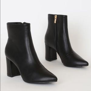 Sarai Black Pointed-Toe Ankle Booties